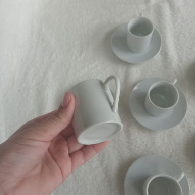 TAZAS DE CAFÉ BLANCAS DE 6 TAZAS Y 6 PLATOS, ENTREGA DE FACTURA, VARIEDAD DE ÚTILES DEL HOGAR, ETC - Img 120784806