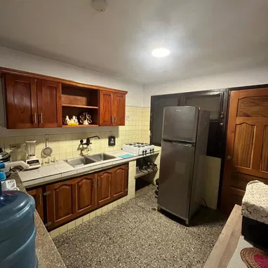Renta de Casa En Guanabo Ubicada a 2 cuadras de la playa. 40 usd por noche #: +5351189282 40 USD - Img 126700025