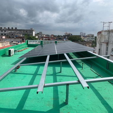 Se montan paneles solares hacemos la estructura fuerte y con estética - 3/10
