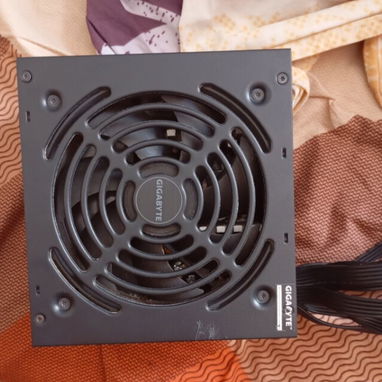 Fuente gigabyte 450W certificada en bronce de uso en perfecto estado - Img 124205508