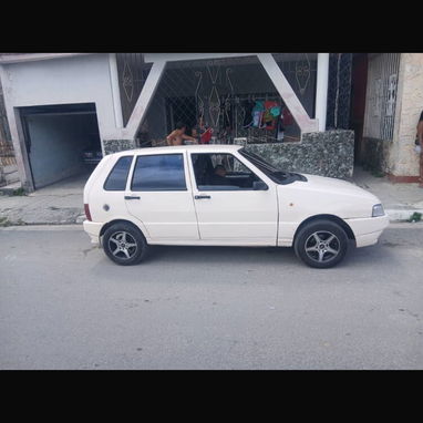 Carro bueno i familiar en muy buenas condiciones trabajando al 100 le funciona todo económico listo para la pista gracia - Img 120646505