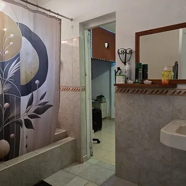 Casa (bajo de un biplanta) de 3/4 y 1/2 en Nuevo Vedado (NV-320) - Img 121767451