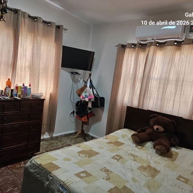 Casa en venta a una cuadra y media de Corral Falso - Img 124228017