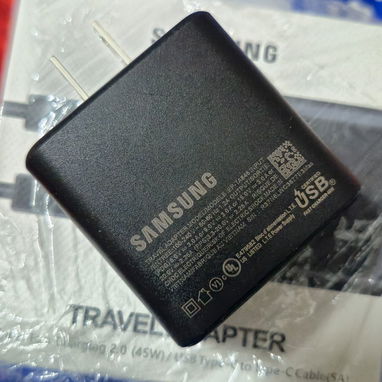 Cargador Samsung de 45W con tecnología de carga superrápida 2.0. - Img 115402947