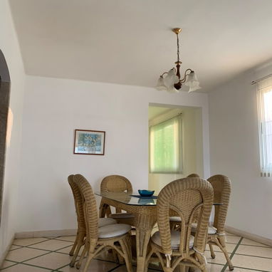 Se alquila casa en Playa – 3 cuartos, 2 baños, garaje – $800 mensual - 9/10