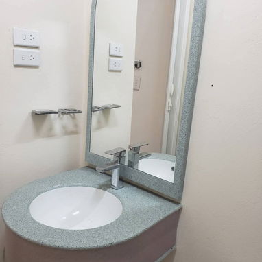 *$12.000usd. PLAYA  En  venta apartamento pequeño interior (el  penúltimo de abajo) (de un edificio de 4  apartamentos a - 9/10
