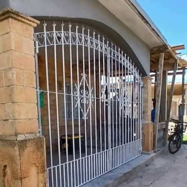 Se realiza trabajo de rejas para su seguridad - 7/10