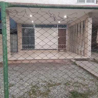 Rento Apartamento vacío en el vedado para negocio con espacio para almacén etc - Img 125006778