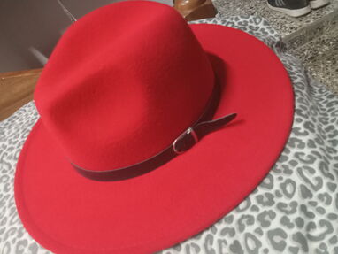 Sombrero rojo americano nuevo traído espectacular - Img main-image