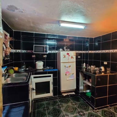 Oportunidad en Miramar: Casa Independiente de 4 Habitaciones con Apartamento Anexo !!! - 7/9