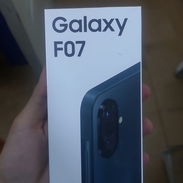 Samsung Galaxy f07 o m07 verde o negro 4/64 gb dual sim +cargador regalo. Sellado caja garantia x escrito - Img 56688641