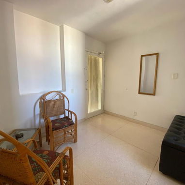 Renta linial de moderno apartamento en Vedado - Img 121100569