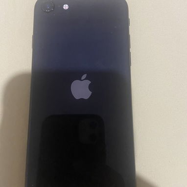 iPhone SE de uso en 40 dólares o euros( MN no se acepta) en Playa. Al WhatsApp. Leer detalles a continuación - Img 123425936