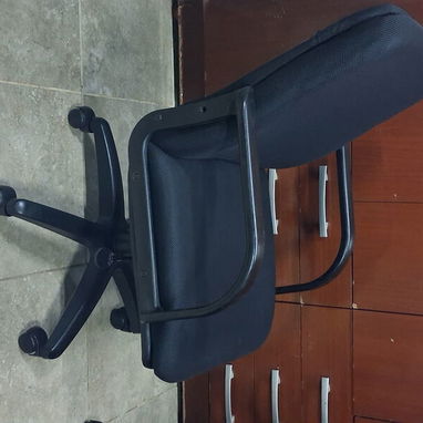 SE VENDEN SILLAS GIRATORIAS PARA OFICINAS - 5/7