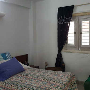 Se renta apartamento en el vedado por calzada y 18. (No sé va la corriente)58858577 - Img 122974647