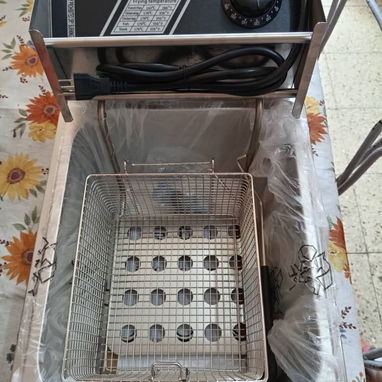 Freidoras Eléctricas de 10L Profesionales de Acero inoxidable. 110V 2500W Regulable de 60º a 200º C Nuevas - Img 121615034