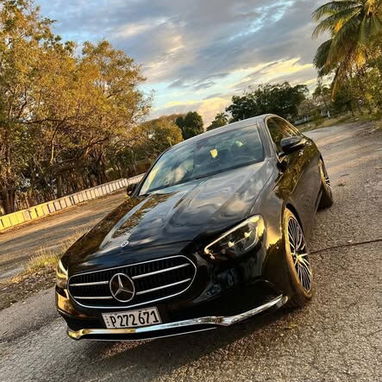 Mercedes E200 NEGRO – $180 USD/día - 2/3
