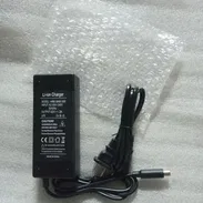 VENDO CARGADOR (TRANSFORMADOR) MODELO HRK-84W-10S PARA MOTO (SCOOTER) ELÉCTRICA. $60 USD. (+53)52990828. - Img 49396231
