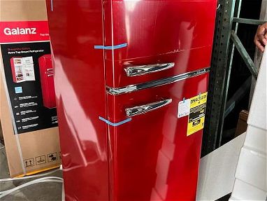 Refrigerador. Refrigerador Galanz. Refrigerador de 7 pies. Nevera. Freezer - Img main-image-45650801