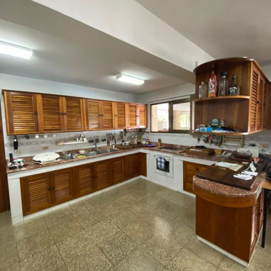 Venta Casa+Piscina, Propiedad de más de 1000 m2, Se deja todo dentro, Respaldo eléctrico ⚡️Reparto Siboney - 3/10