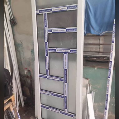 Ventas de puertas y ventanas - 8/10