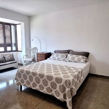 SE VENDE APARTAMENTO EN MIRAMAR - Img 122075948