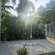 Casa en Atabey Playa con garaje y patio de tierra - Img 58047261