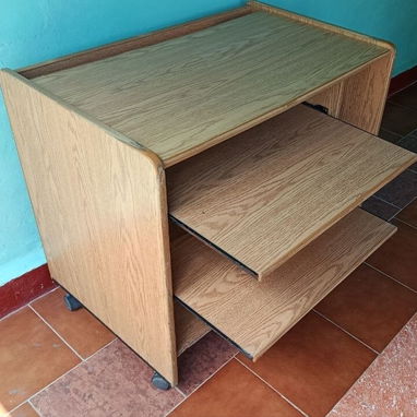 Vendo este mueble (mesa PC, cuarto) en buen estado - Img 124042583
