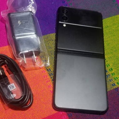 SAMSUNG GALAXY Z FLIP 4 DE 128 GB , TELEFONOS CON UN DISEÑO EXPECTACULAR , OPTIMAS CONDICIONES 52830802 - Img 103292751