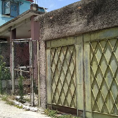 GANGA: Casa en bajos con azotea libre. Patio, garaje y terreno (vendo o permuto) - Img 102814490