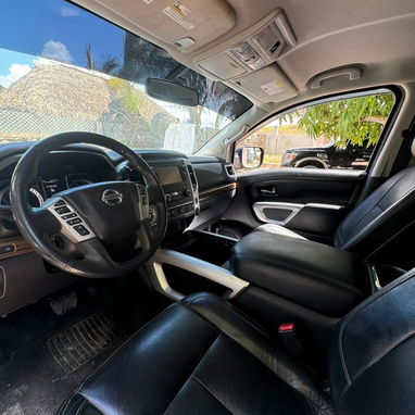 Vendo o negocio Nissan Titán 2018, de gasolina - Img 118278443