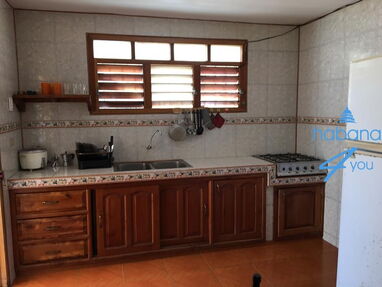 💦✨ Disponible casa de 4 habitacines con piscina Serca de la playa de Guanabo 🌅. Reservas por WhatsApp 58142662 - Img 65688961