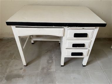 Buró, mesa de escritorio de cedro - Img main-image