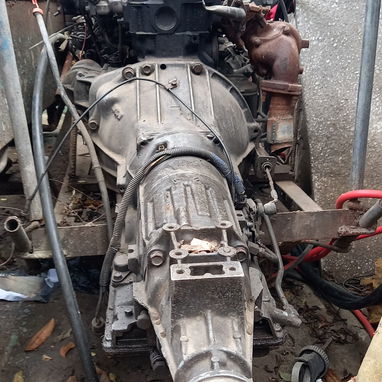 Motor Toyota 3L con caja - 2/3