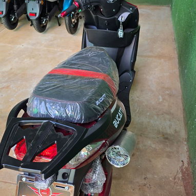 *Moto eléctrica Bucatti* Precio 2700usd Mensajería gratis en toda la Habana   _ - 8/10