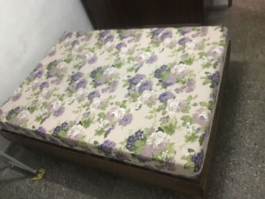 Vendo cama con colchón de espuma - Img 64420306