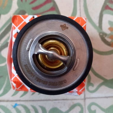 Termostato marca NRF para SEAT Córdoba, Ibiza, Skoda Fabia y VW Polo - Img 118525777