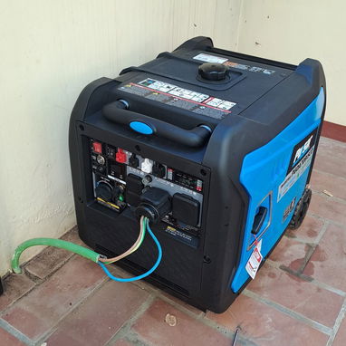 1000 USD VENDO PLANTA PULSAR DE 7250 WAT DE USO COMO NUEVA 200 HORAS DE TRABAJO 110V Y 220V COMO NUEVA - Img 124193450