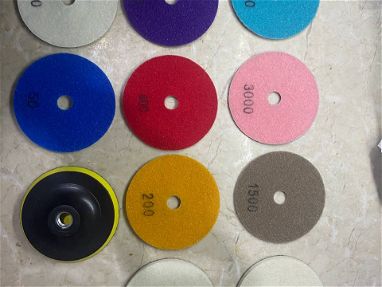 Set de 10 discos/Plaquetas de pulido endiamantados de 4¨ para pulir mármol, hormigón, granito, cerámica y piedras. - Img 65831387