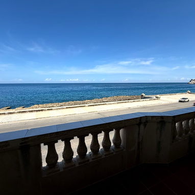 RENTA FRENTE AL MALECÓN SIN APAGONES ✨️🌊 - 10/10