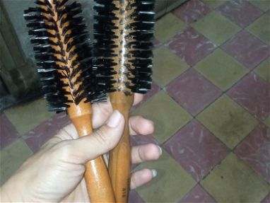 Cepillos para el cabello y cápsulas para el cabello - Img main-image-45726308