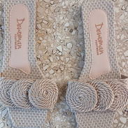 Vendo sandalias solo esas no.38 20 usd - Img 55572226