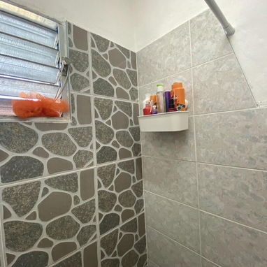 ‼️‼️#28- ‼️‼️📍Casa en venta en La Virgen del Camino  🏡en 5000$ en 3erpiso 📍Tiene tanque elevado, agua independiente - Img 121850793