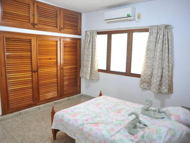 🏖️ Disponible casa de 2 habitacines climatizadas con piscina. WhatsApp 58142662 - Img 65516099