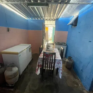 VENDE CASA FRENTE A LA TERMINAL 2 DEL AEROPUERTO. BOYEROS* - Img 127537956