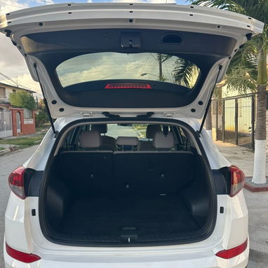 Vendo negocio, Hyundai Tucson, 2017 80 mil millas - Img 116194582