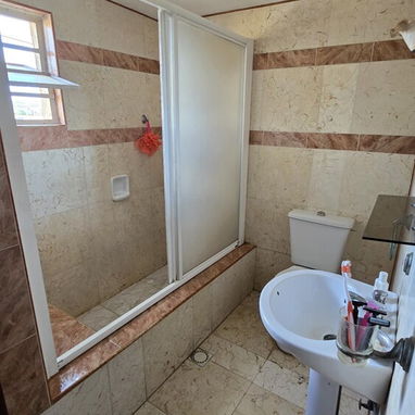 Casa de 2/4 y 1/2, 2 niveles, carposh, en Marianao (M-22) - Img 120144804