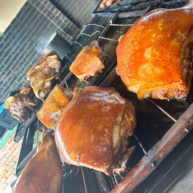 ¡Cerdo asado, congrí, yuca con mojo y mucho sabor cubano! 🐷🍚🍌🇨🇺🔥 - Img 122572735