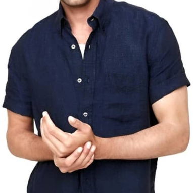 Camisa azul oscuro , pantalón blanco , camisa beige claro de lino - Img 102914352