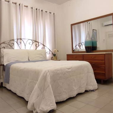 Renta x días de apartamento en Vedado/ respaldo eléctrico a pasos del Malecón Habanero+5352844672 - 4/10
